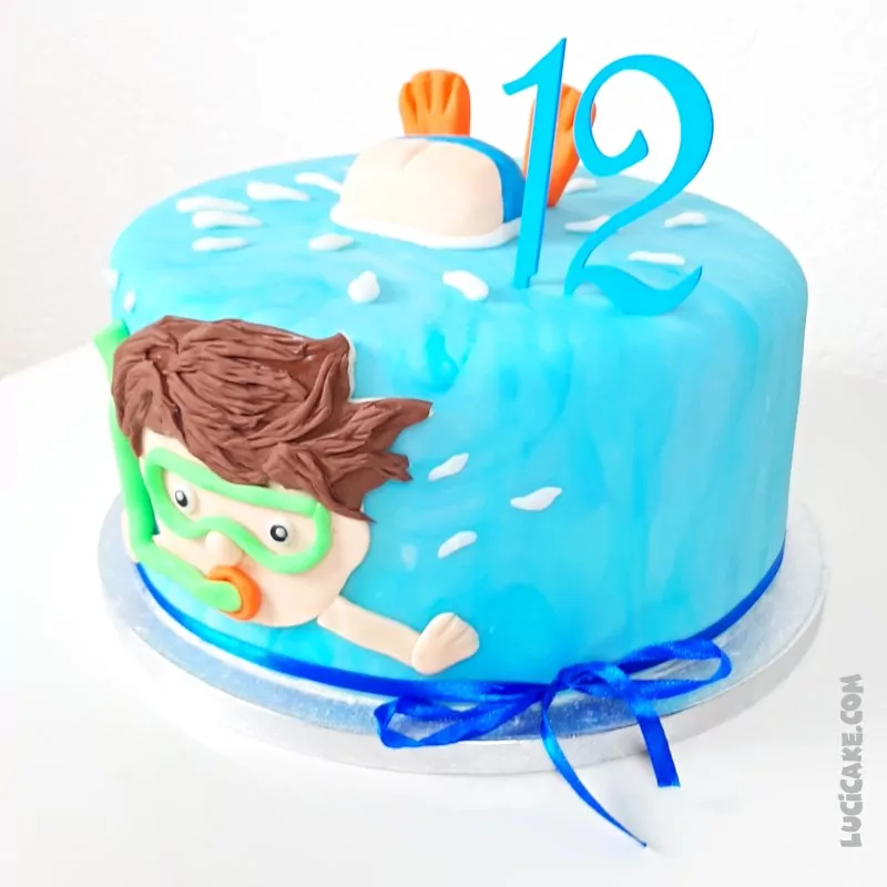 modrý dort s plavčíkem