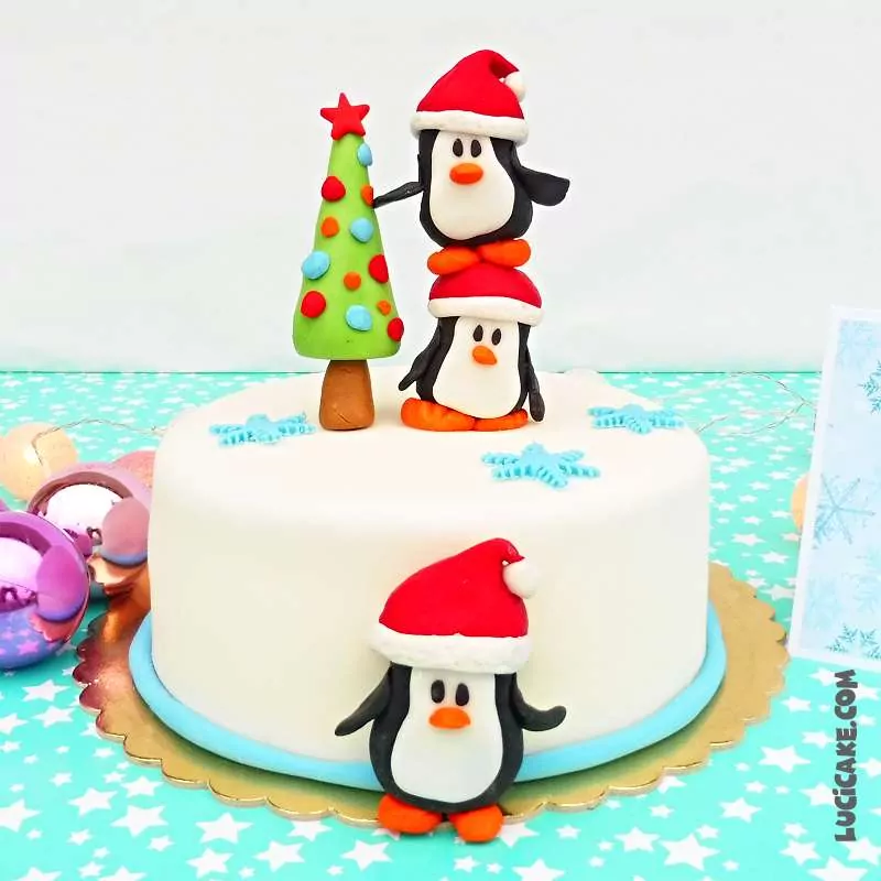 dort s vánočním stromečkem a tučňáky