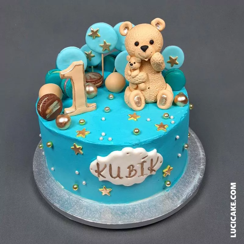 veselý dort s medvídkem