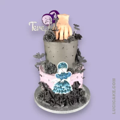 narozeninový dort na motivy Wednesday z filmu